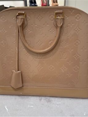 Louis Vuitton Patent Vernis Alma PM Tote - Beige